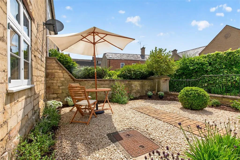 St Peters Street, Stamford, PE9, photo 3