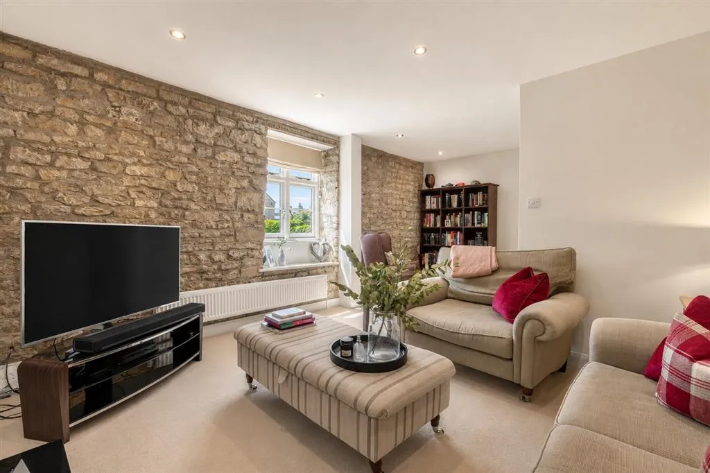 St Peters Street, Stamford, PE9, photo 4