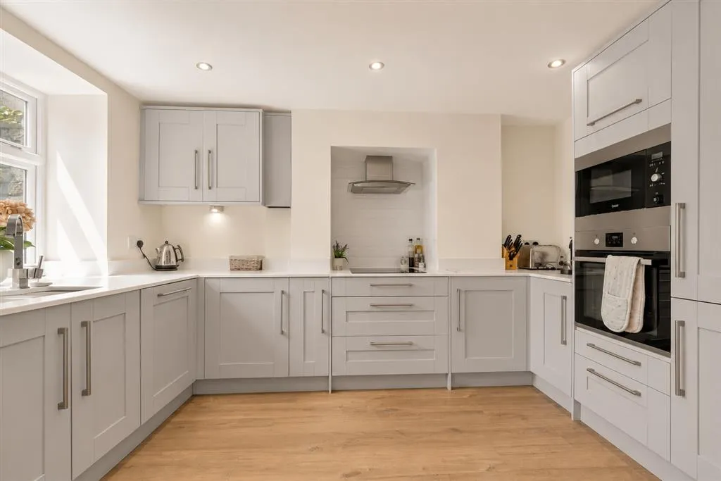 St Peters Street, Stamford, PE9, photo 5