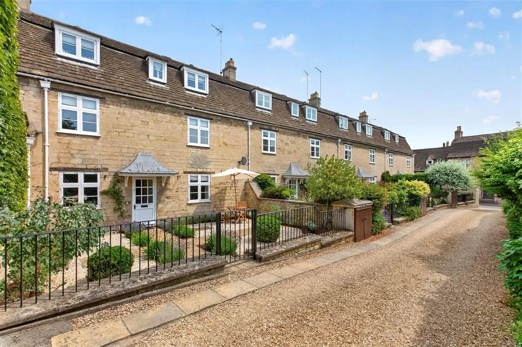 St Peters Street, Stamford, PE9, photo 2