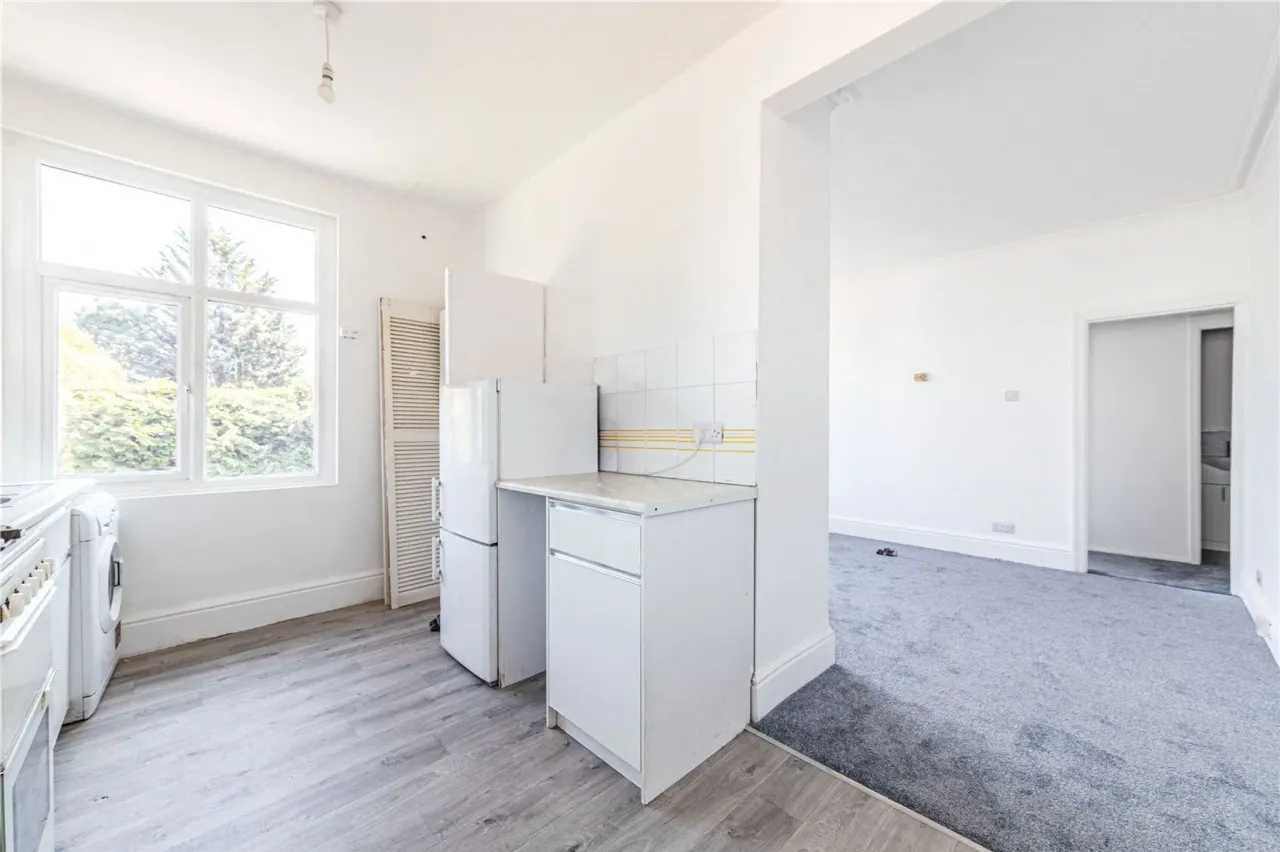 Pyrford Road, West Byfleet, Surrey, KT14, photo 5