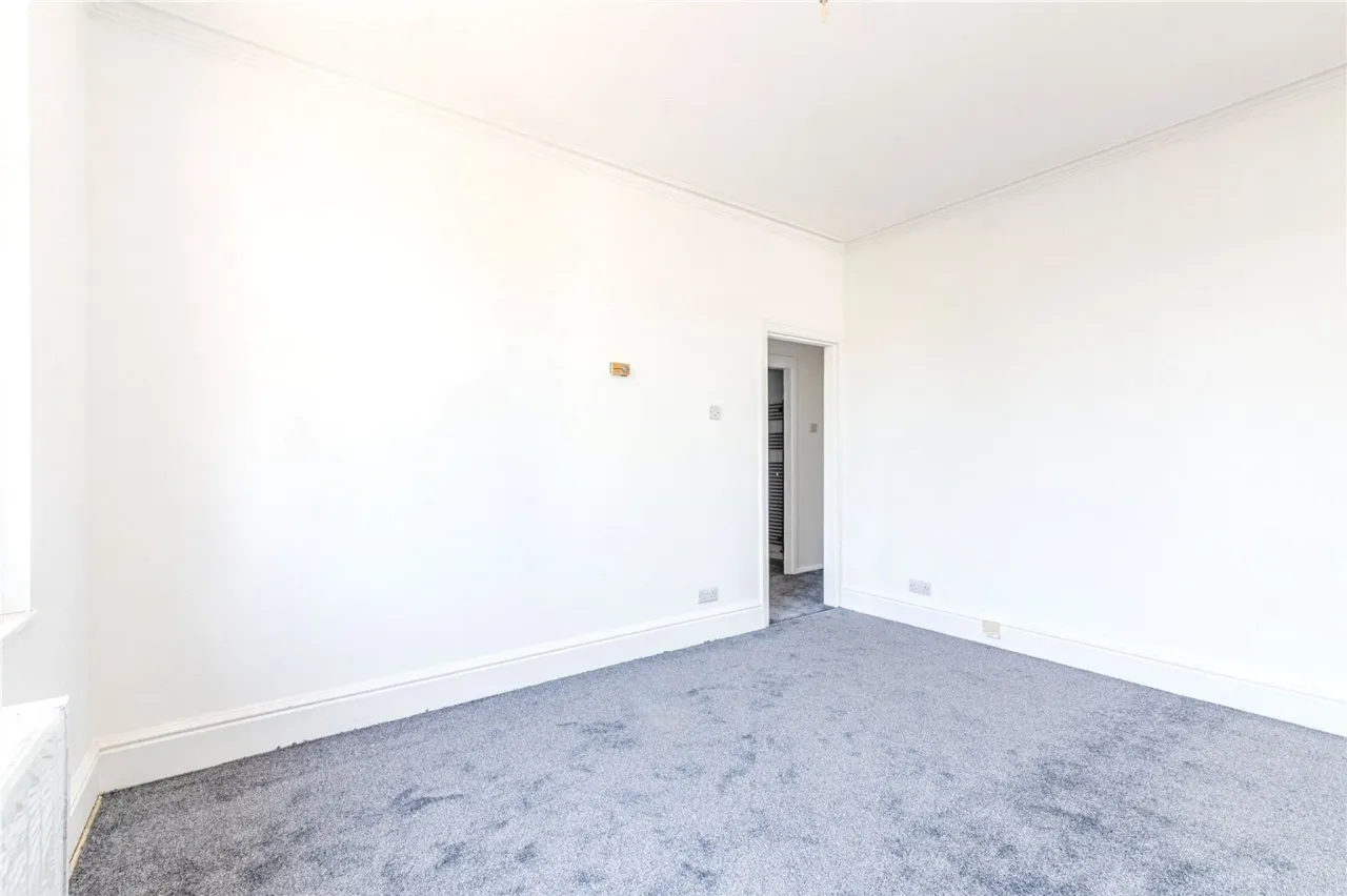 Pyrford Road, West Byfleet, Surrey, KT14, photo 2