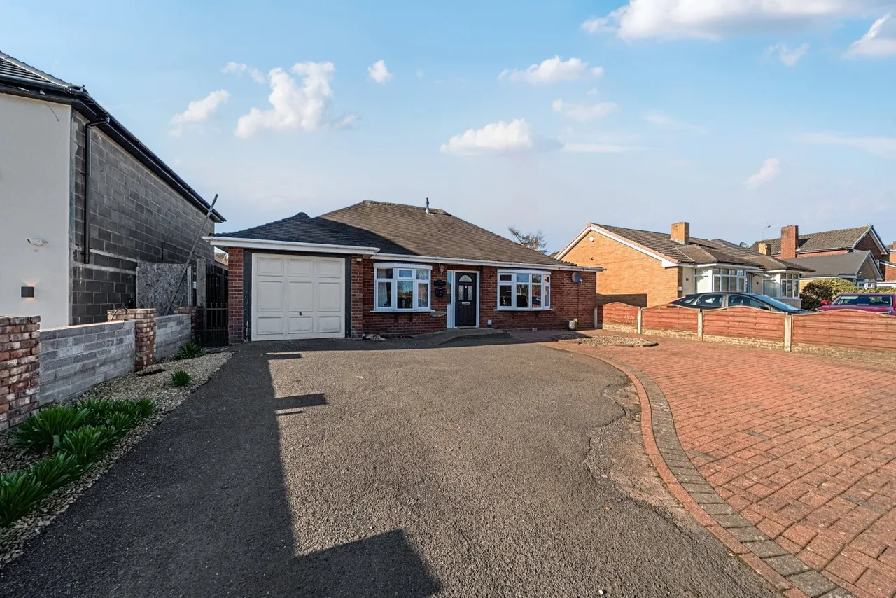 3 bed house for sale, Bideford Way, Cannock, WS11