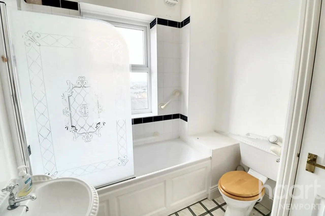 Kingshill Court, Stow Hill, NP20, photo 4