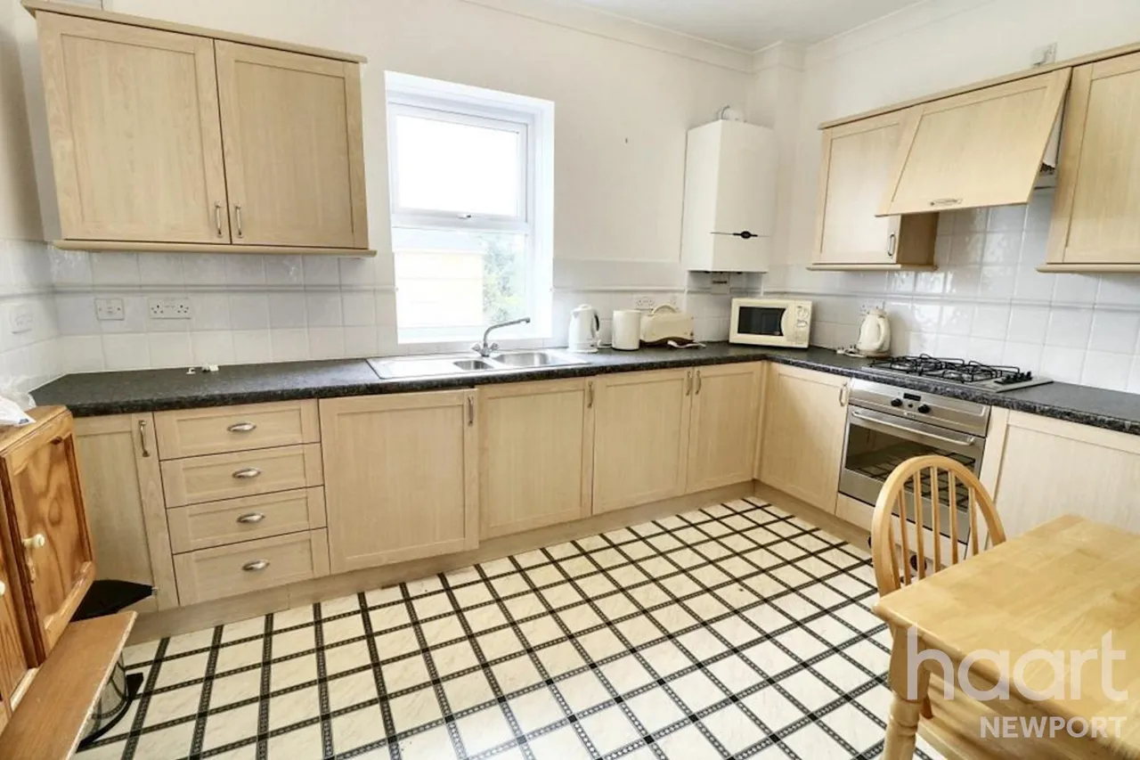 Kingshill Court, Stow Hill, NP20, photo 3