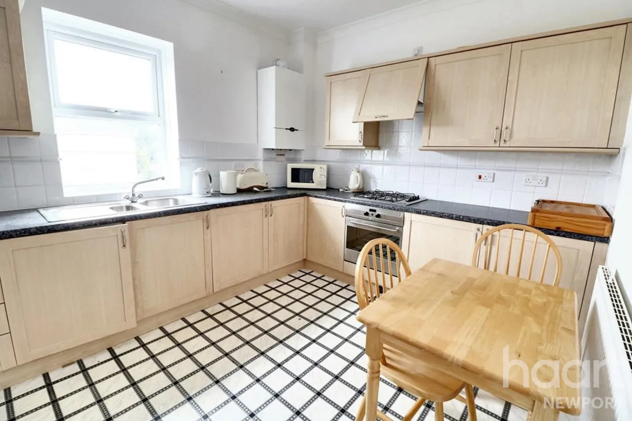 Kingshill Court, Stow Hill, NP20, photo 2