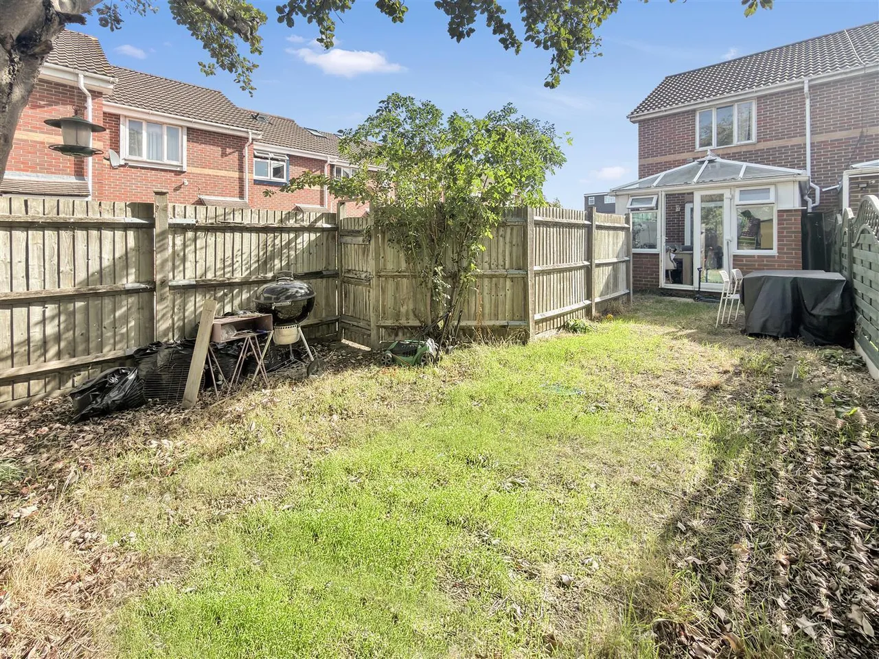 Bel Lane, Hanworth, photo 10