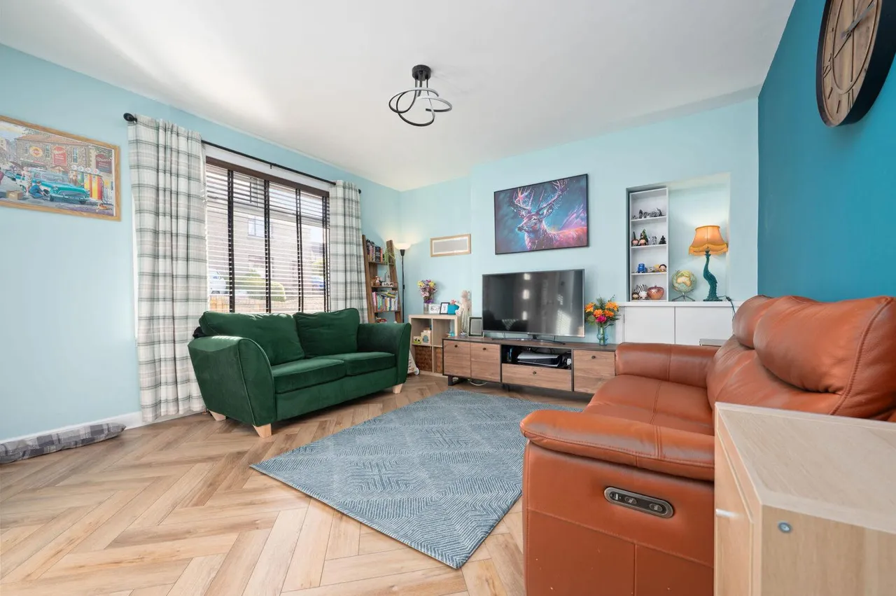 Parkend Crescent, Shieldhill, Falkirk, FK1 2EL, photo 2