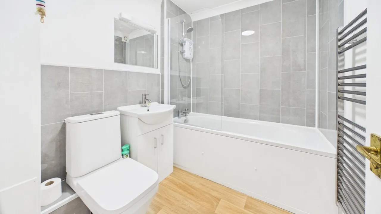 Mermaid Close, Bury St Edmunds, IP32, photo 3