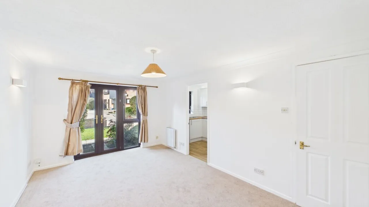 Mermaid Close, Bury St Edmunds, IP32, photo 2
