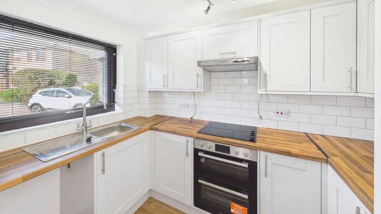Mermaid Close, Bury St Edmunds, IP32, photo 4