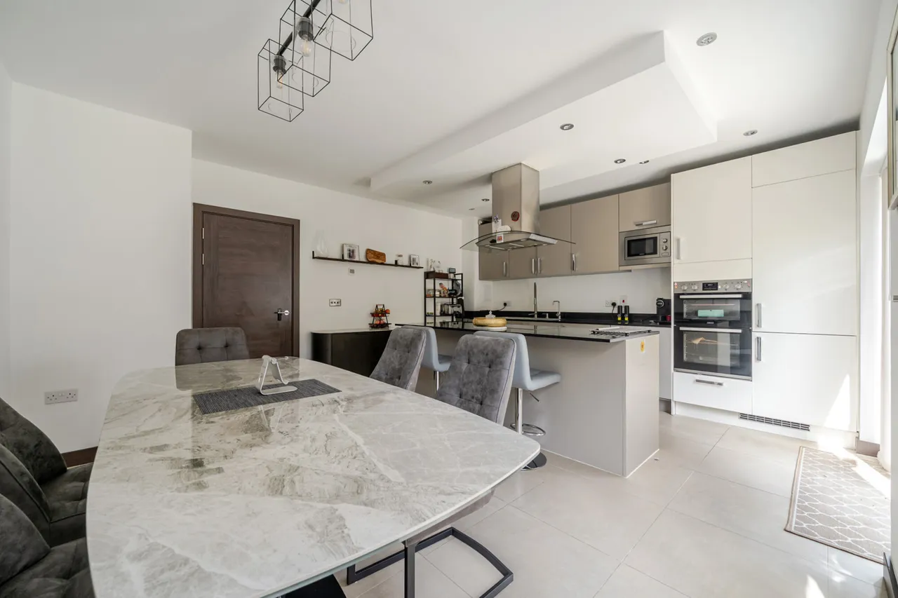 Stanley Kubrick Road, Denham, UB9, photo 5