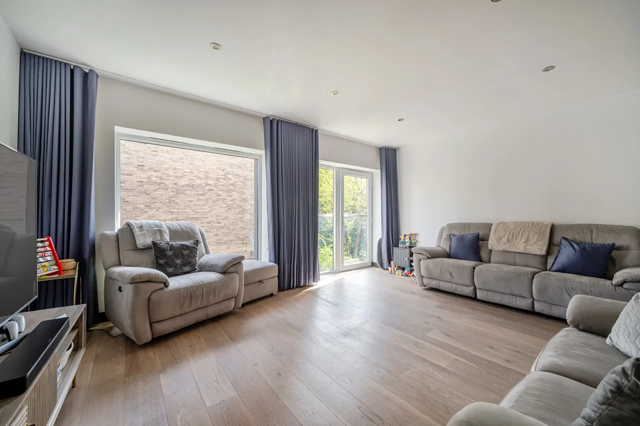 Stanley Kubrick Road, Denham, UB9, photo 14