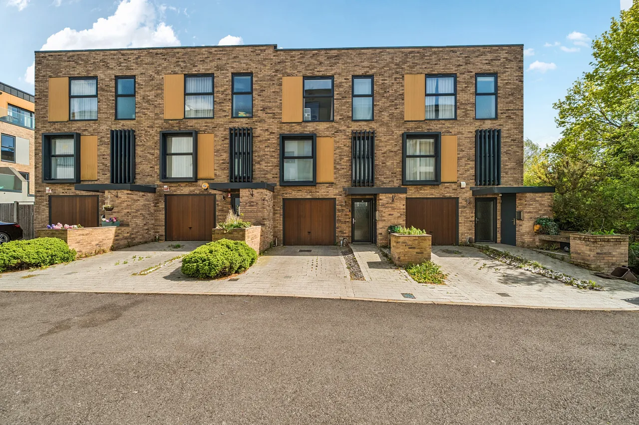 4 bed house for sale, Stanley Kubrick Road, Denham, UB9