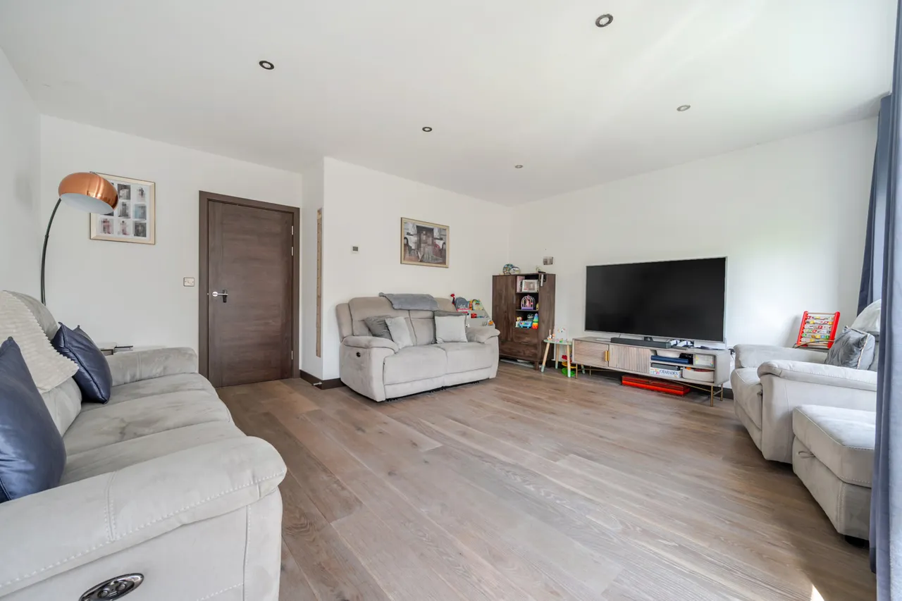 Stanley Kubrick Road, Denham, UB9, photo 13