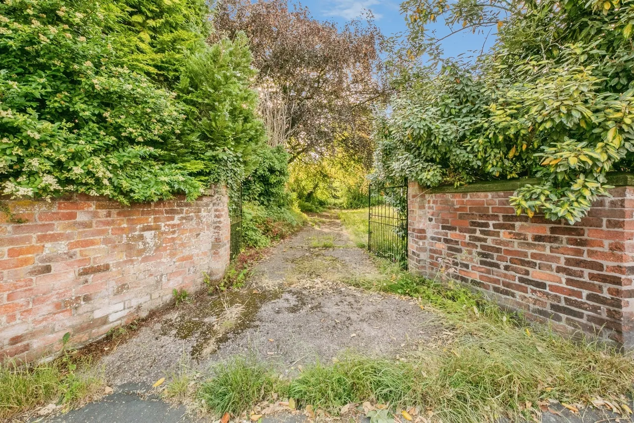 Old Road, Tean, ST10, photo 16