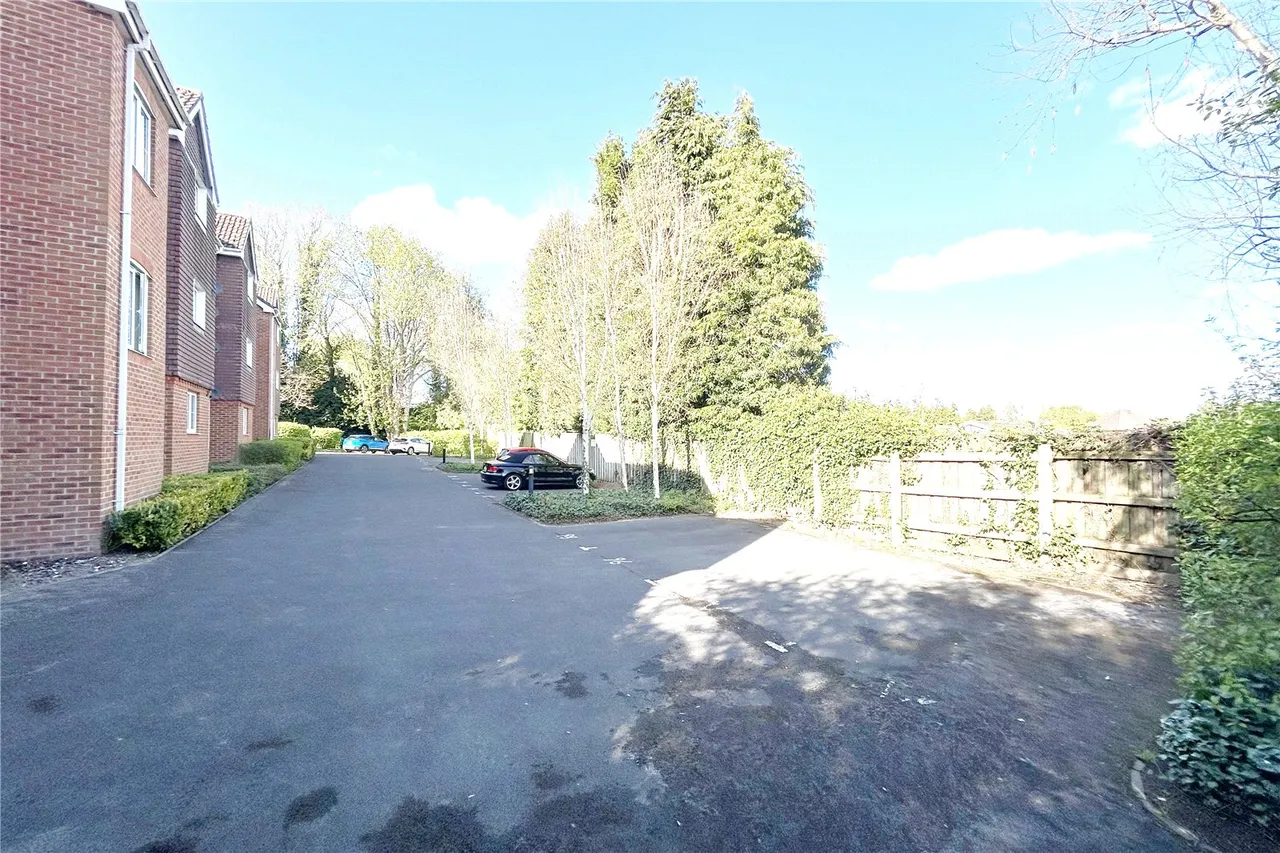 Basingfield Close, Old Basing, Basingstoke, Hampshire, RG24 7BQ, photo 13