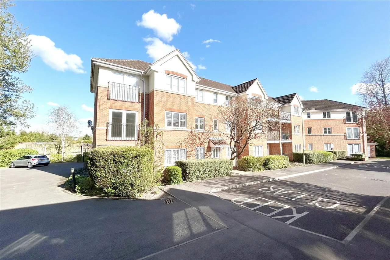 2 bed flat to rent — Basingfield Close, Old Basing, Basingstoke, Hampshire, RG24 7BQ