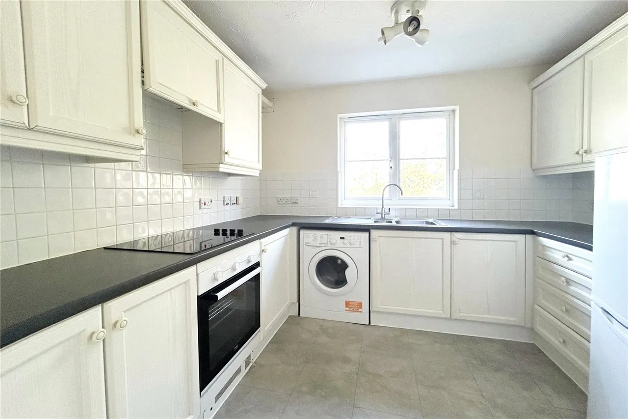 Basingfield Close, Old Basing, Basingstoke, Hampshire, RG24 7BQ, photo 3