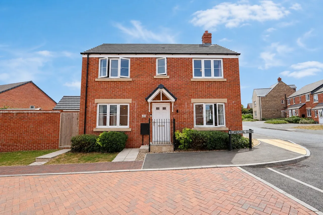 3 bed house for sale — Blumenthal Close, Weldon, NN17