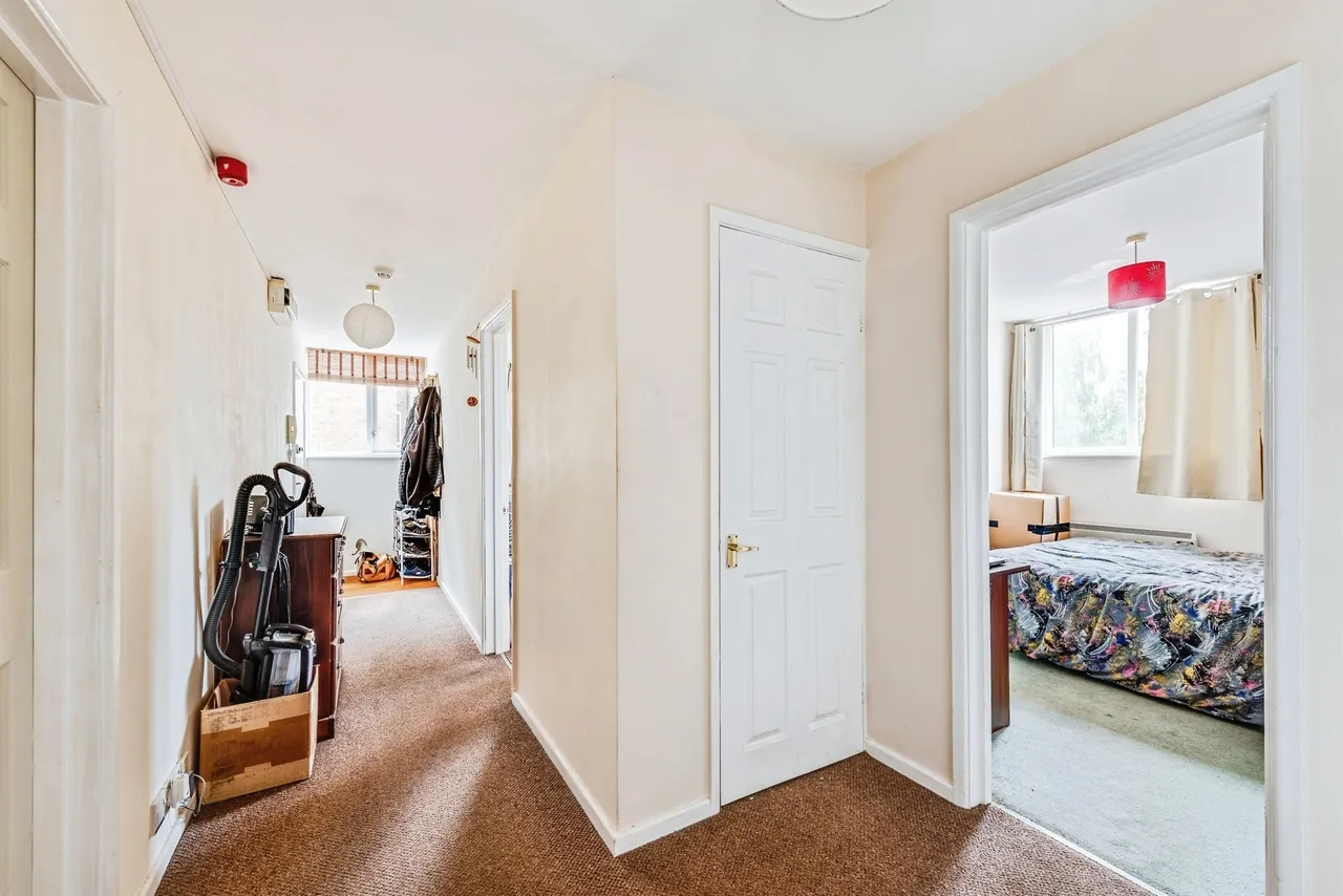 Alvescot Road, Carterton, OX18, photo 8