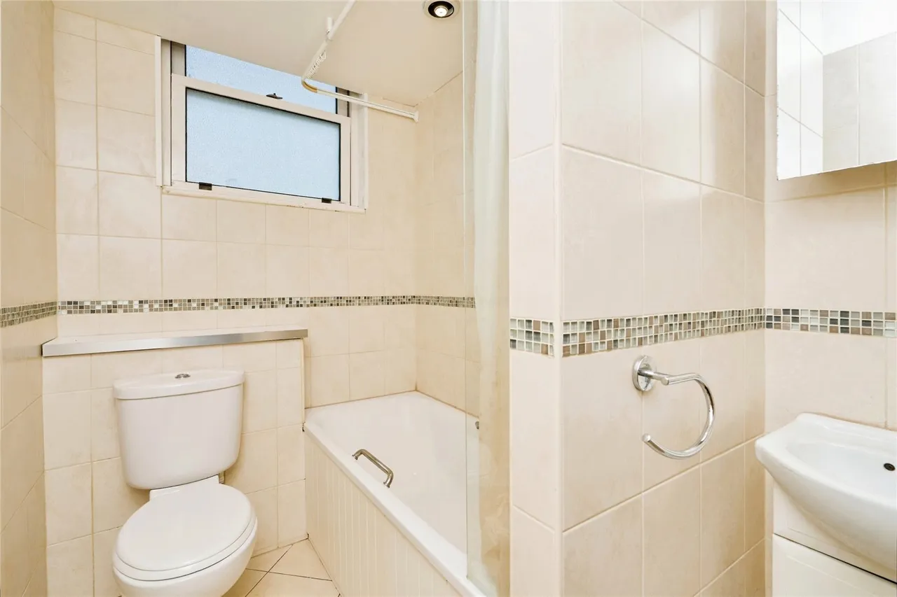 Partlands Avenue, Ryde, PO33, photo 8