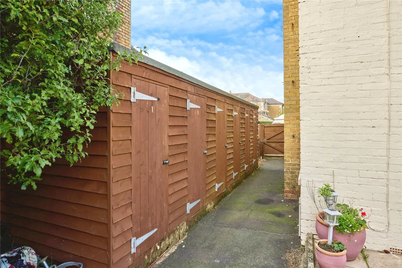 Partlands Avenue, Ryde, PO33, photo 6