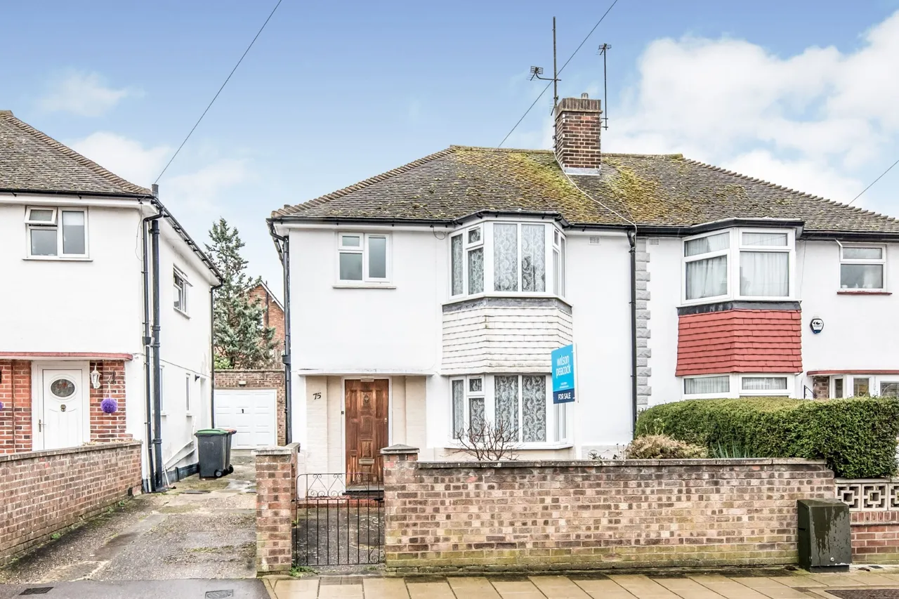 3 bed house to rent, Spenser Road, MK40