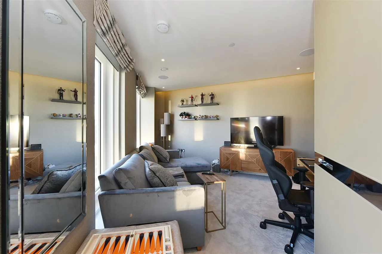 Park Street, London, SW6, photo 18