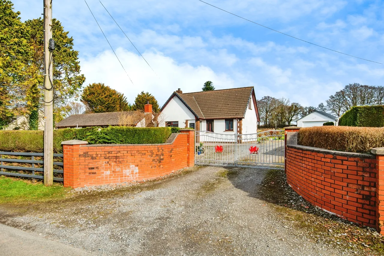 2 bed house for sale, Maesycrugiau, Pencader, SA39