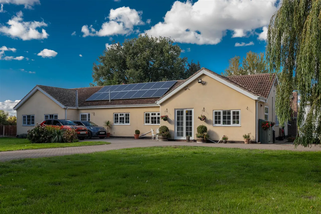 5 bed house for sale, Stainforth Moor Road, Hatfield Woodhouse