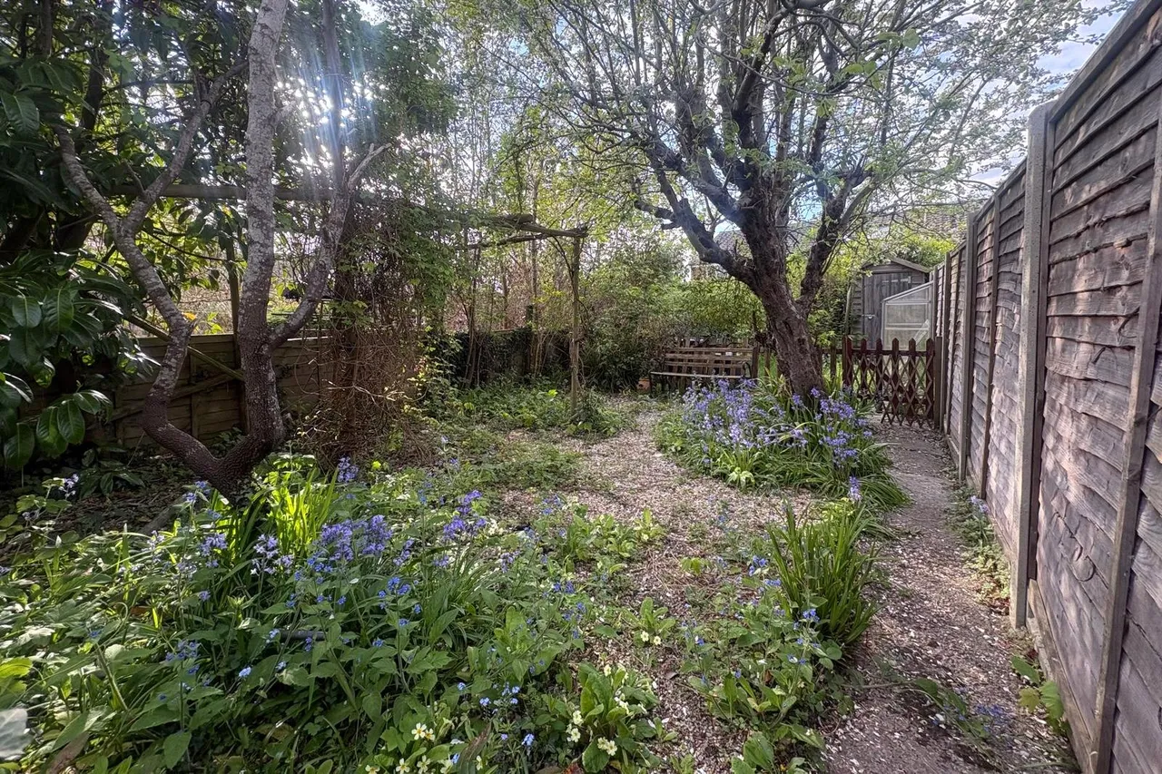 The Street, Farnham, Surrey, GU10 4PR, photo 10