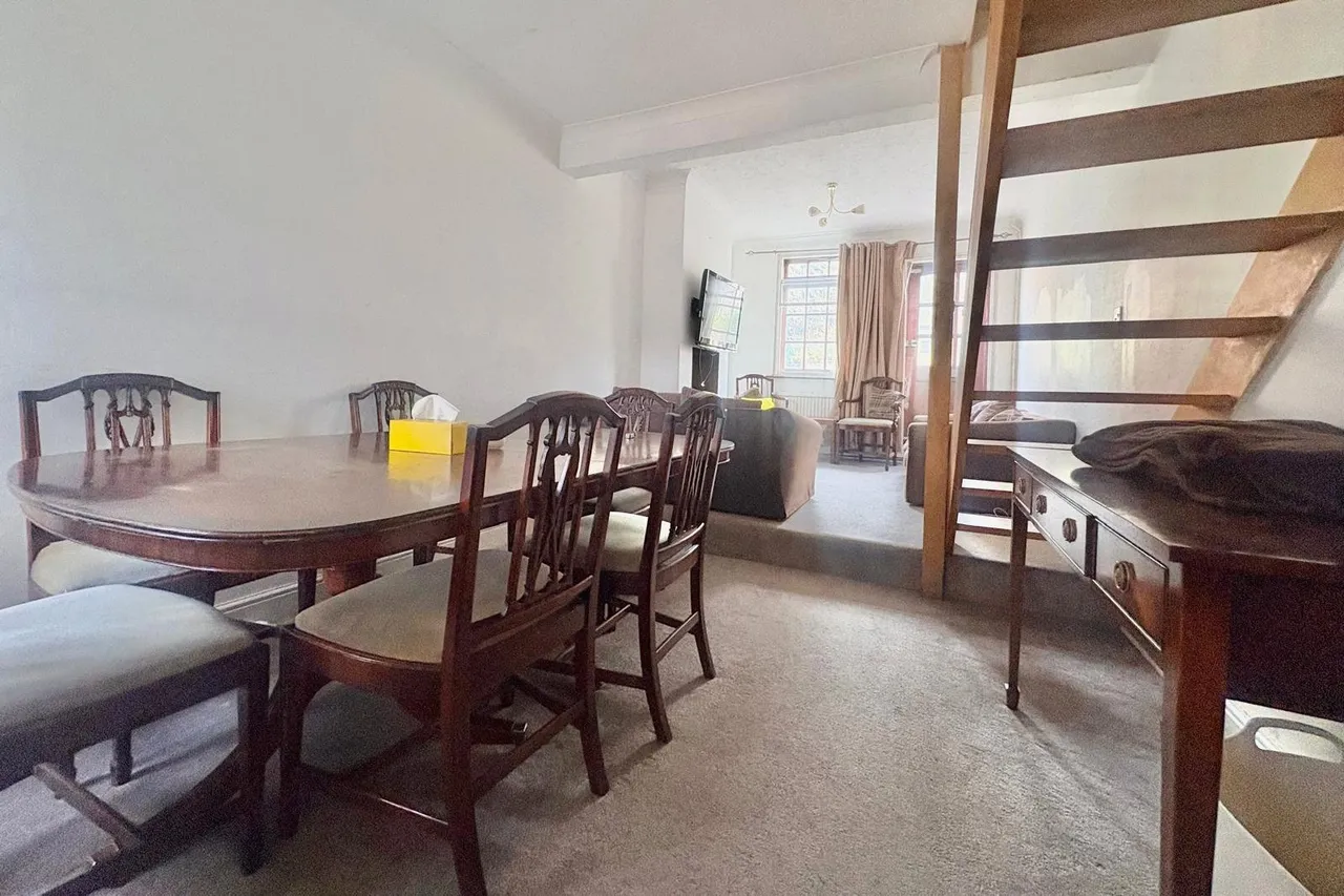 The Street, Farnham, Surrey, GU10 4PR, photo 11