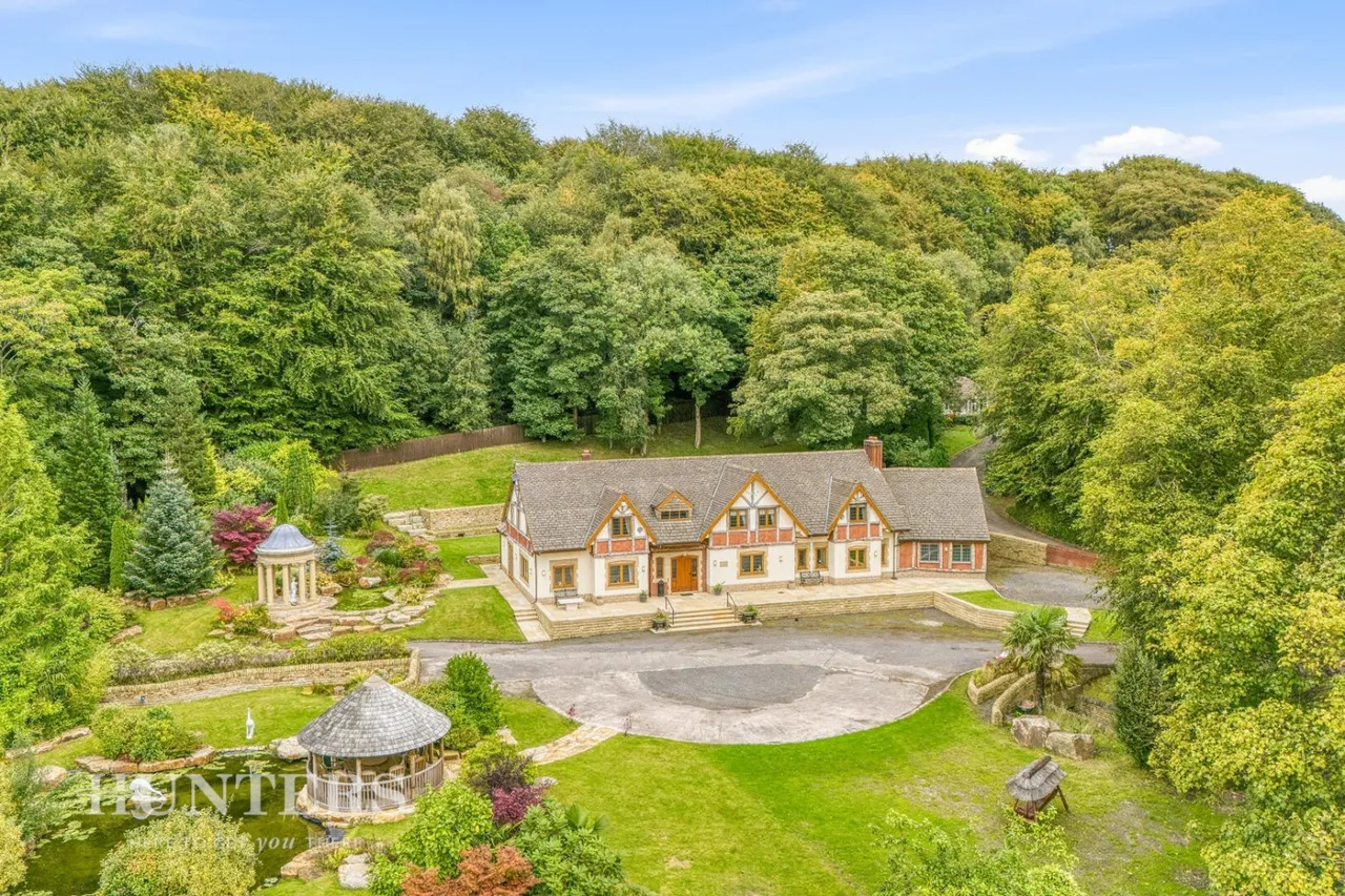 5 bed house for sale, Carriage Drive, Littleborough, OL15