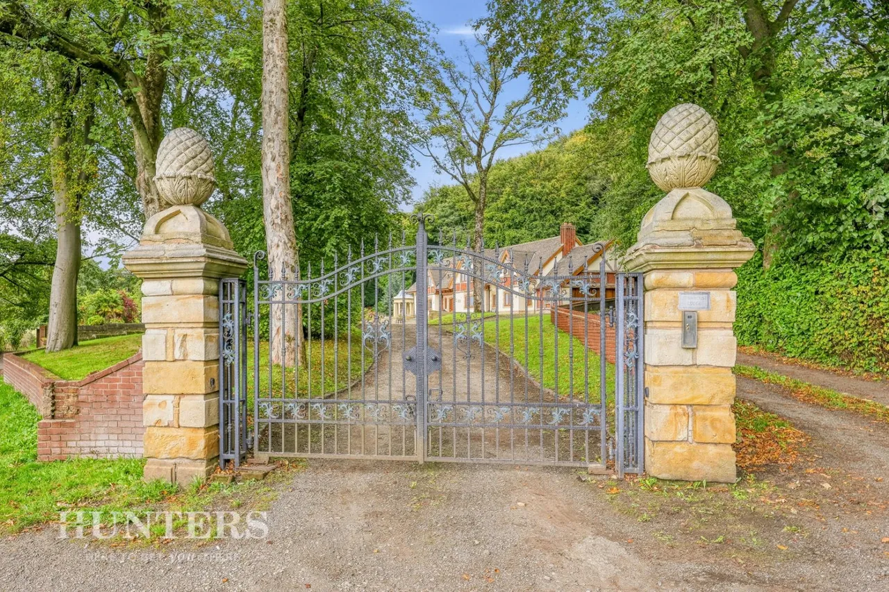 Carriage Drive, Littleborough, OL15, photo 51