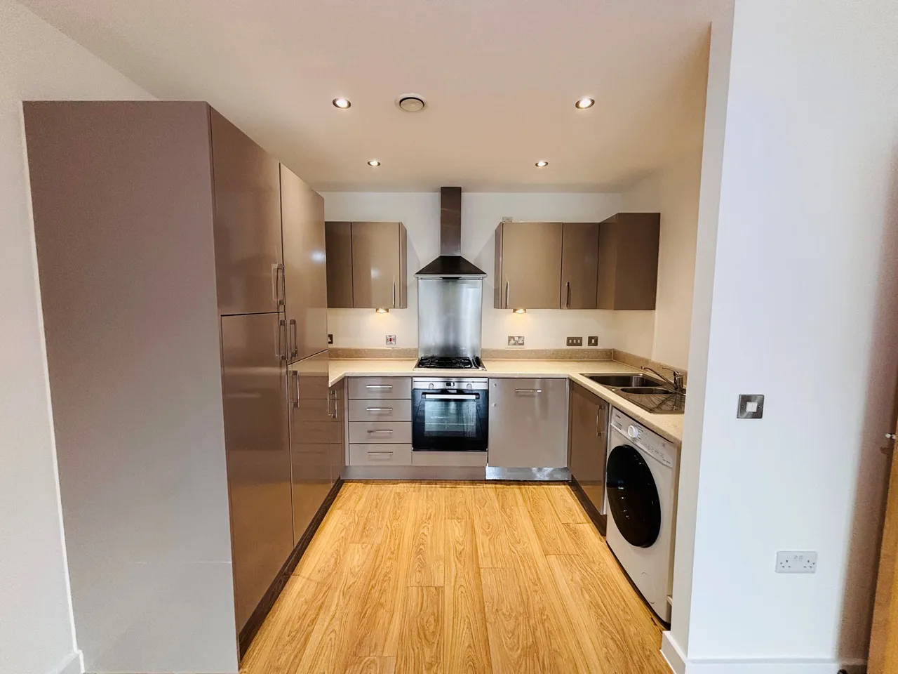 Telford Road, London, N11, photo 2
