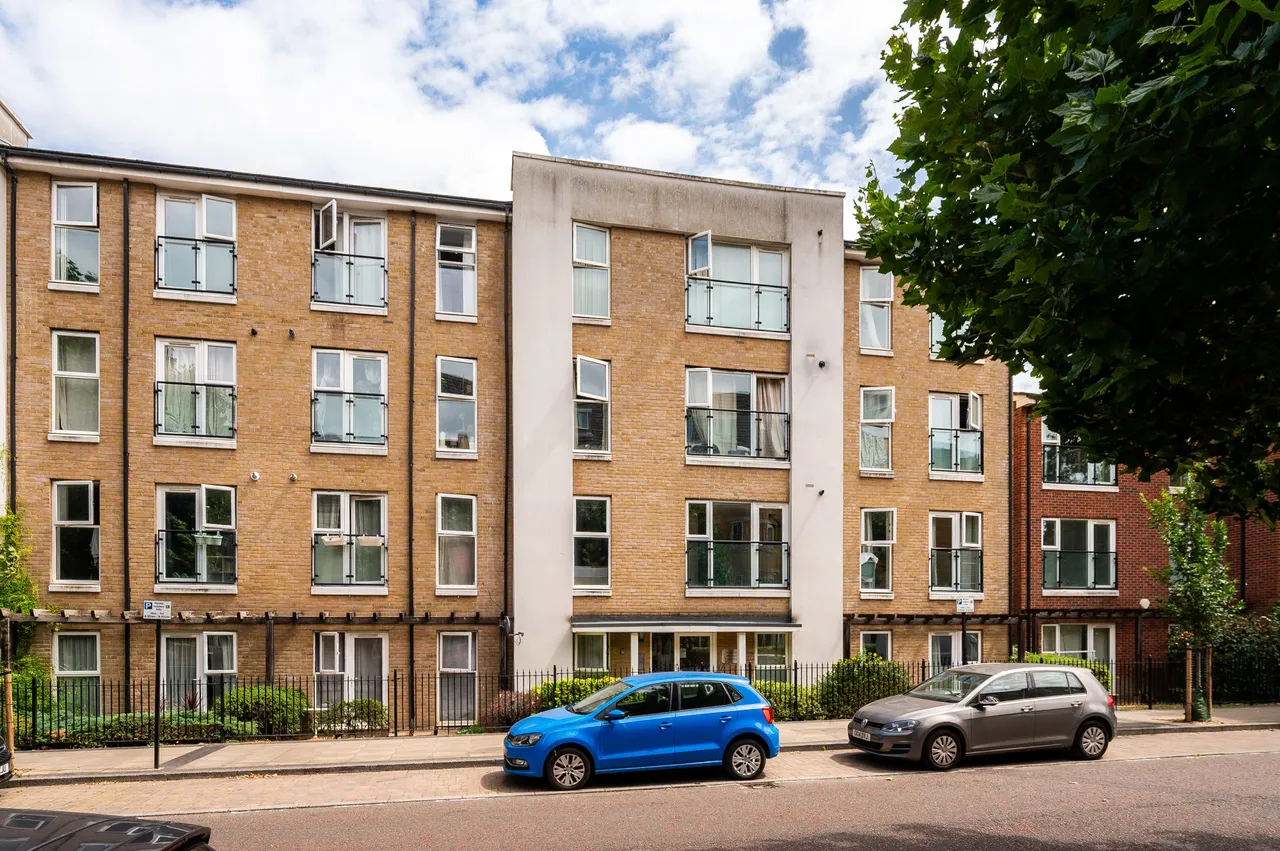 Flat 4, 111 Chandler Way, London, photo 9