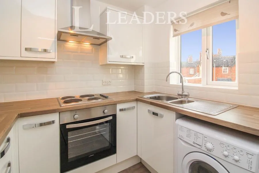 Alexandra Court, Kenilworth, CV8, photo 3