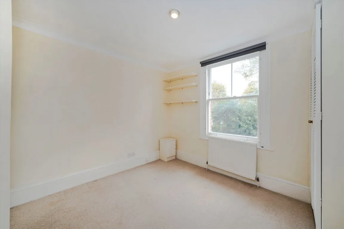 Allfarthing Lane, SW18, photo 6
