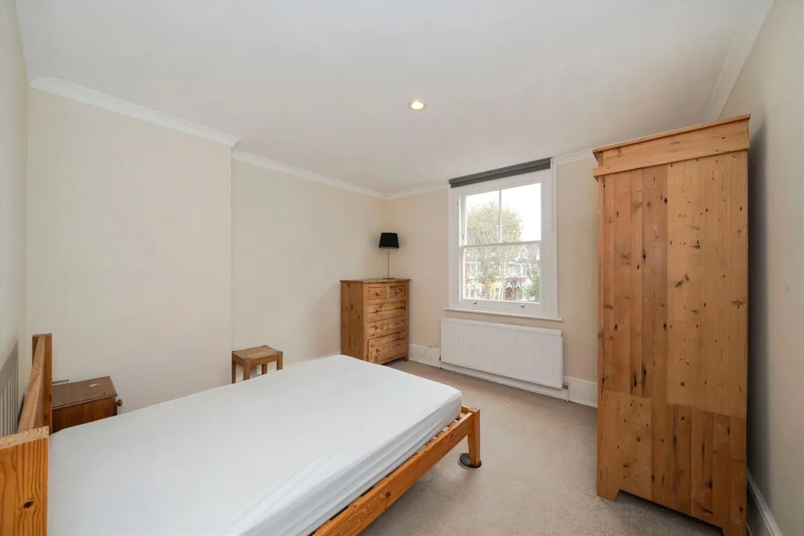 Allfarthing Lane, SW18, photo 3