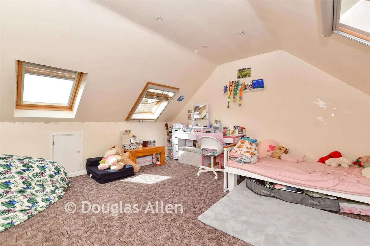 Nash Road, Chadwell Heath, RM6, photo 4