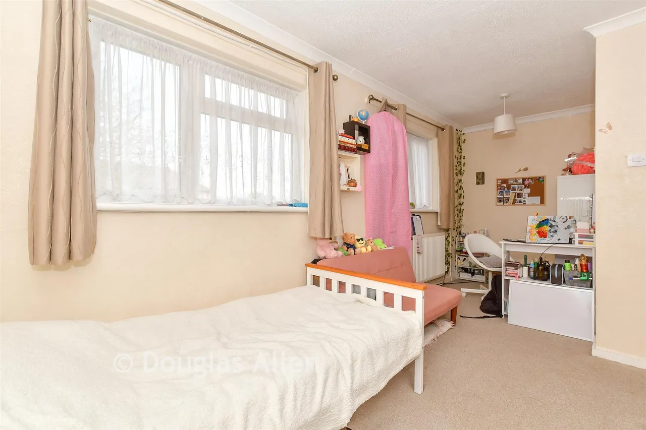 Nash Road, Chadwell Heath, RM6, photo 8