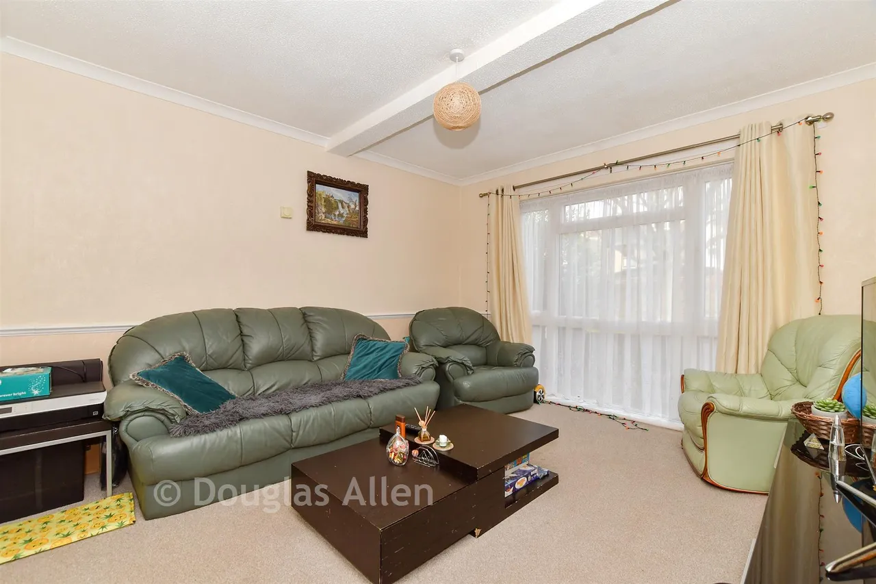 Nash Road, Chadwell Heath, RM6, photo 3