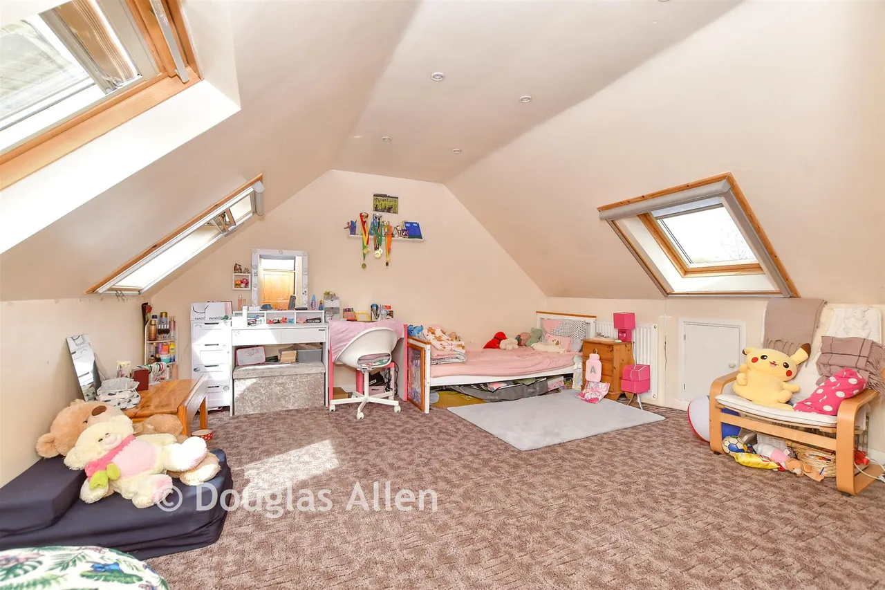 Nash Road, Chadwell Heath, RM6, photo 5