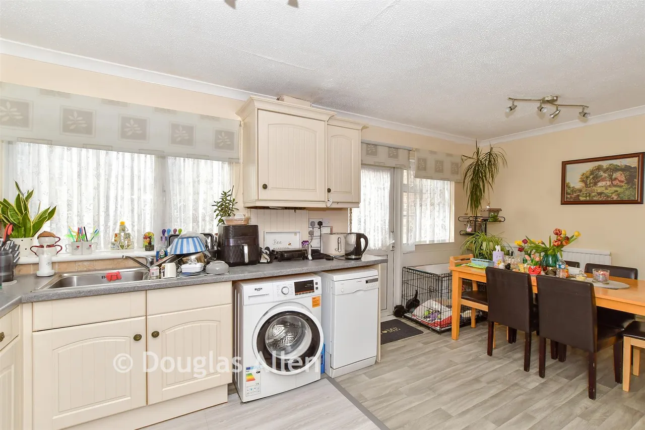 Nash Road, Chadwell Heath, RM6, photo 10