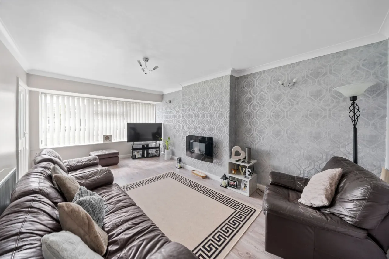 Bispham Drive, Ashton-In-Makerfield, Wigan, Wigan, WN4 9RX, photo 2