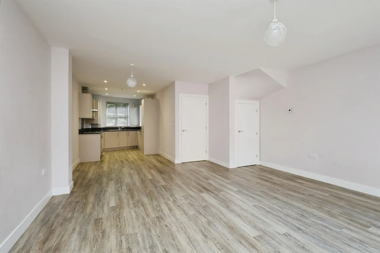 Fitzmaurice Mews, Eastbourne, photo 3