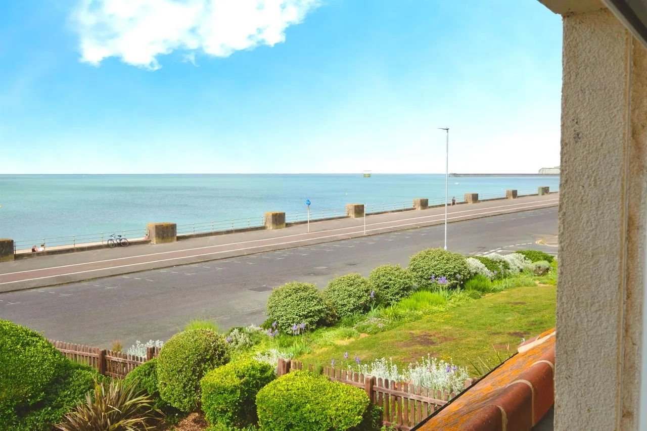 1 bed retirement property for sale, Marine Parade, Seaford, BN25