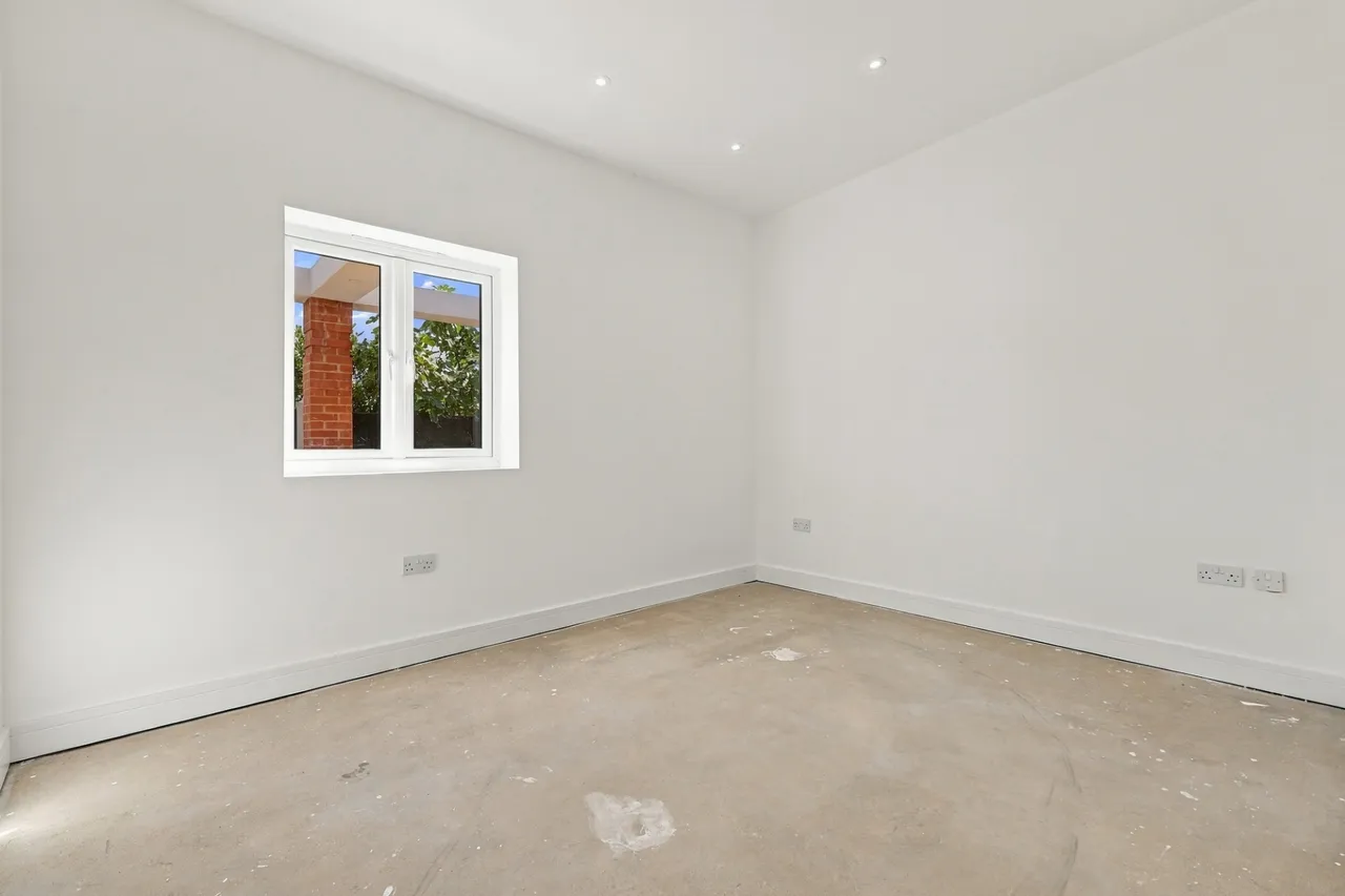 Parkland Avenue, Marshalls Park, RM1, photo 19