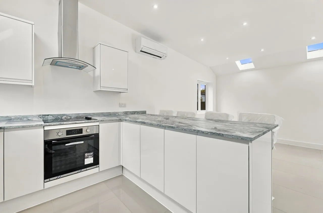 Parkland Avenue, Marshalls Park, RM1, photo 14